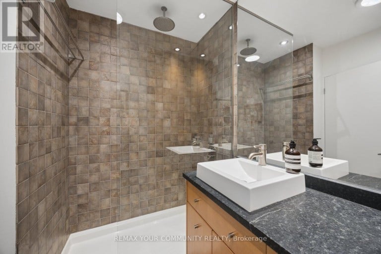 238 MILL STREET, Richmond Hill (Mill Pond), Ontario, L4C4B3