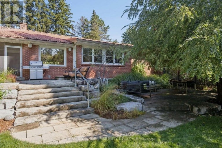 238 MILL STREET, Richmond Hill (Mill Pond), Ontario, L4C4B3