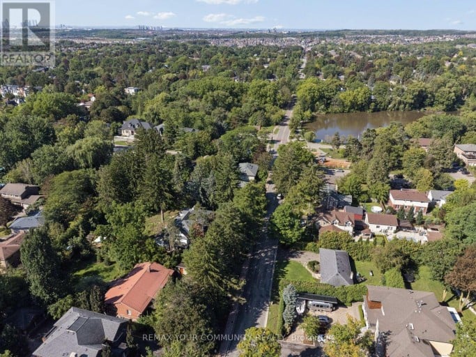 238 MILL STREET, Richmond Hill (Mill Pond), Ontario, L4C4B3