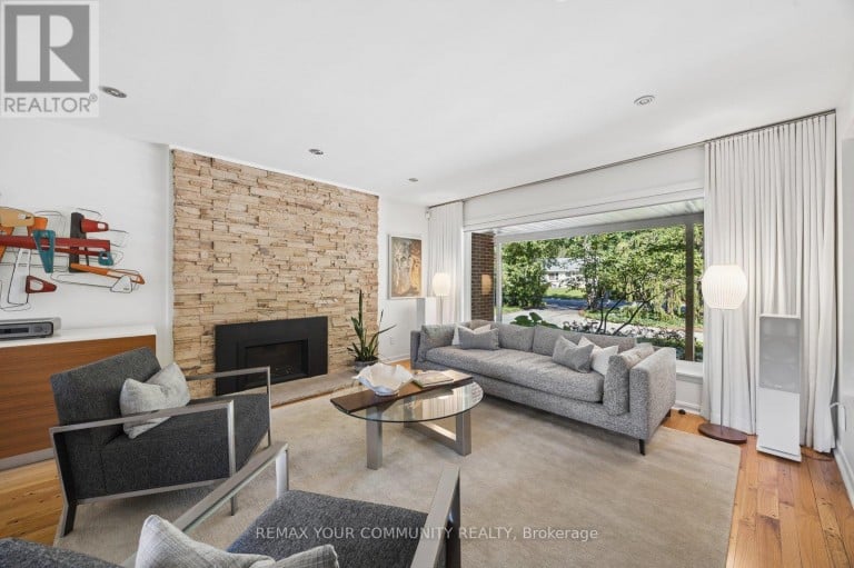 238 MILL STREET, Richmond Hill (Mill Pond), Ontario, L4C4B3