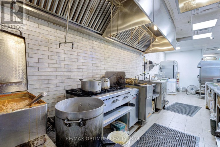 3 - 1 GLENN HAWTHORNE BOULEVARD, Mississauga (Hurontario), Ontario, L5R0C2