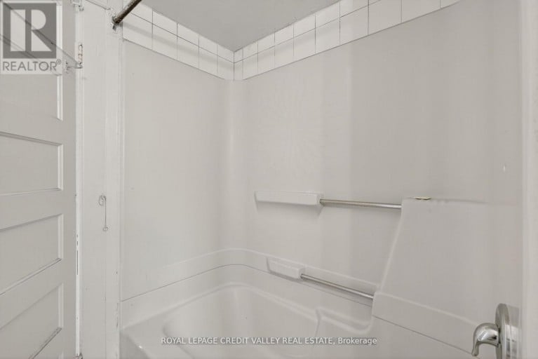34 JOSEPH STREET, Brampton (Downtown Brampton), Ontario, L6X1H6