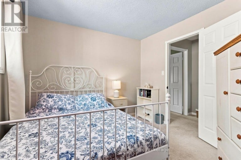 39 MCIVOR STREET, Whitby (Rolling Acres), Ontario, L1R2L7