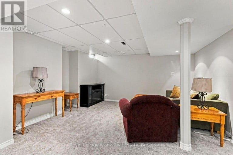 39 MCIVOR STREET, Whitby (Rolling Acres), Ontario, L1R2L7
