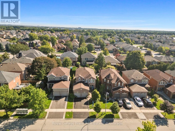 39 MCIVOR STREET, Whitby (Rolling Acres), Ontario, L1R2L7