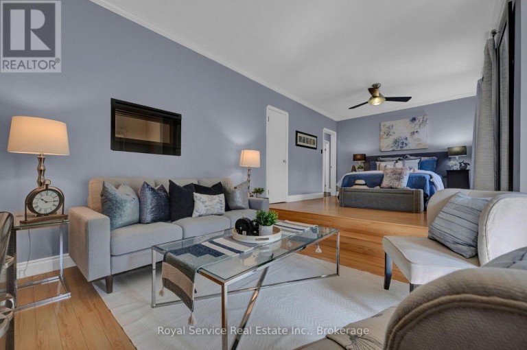 801 KING STREET, Whitby (Downtown Whitby), Ontario, L1N5A3
