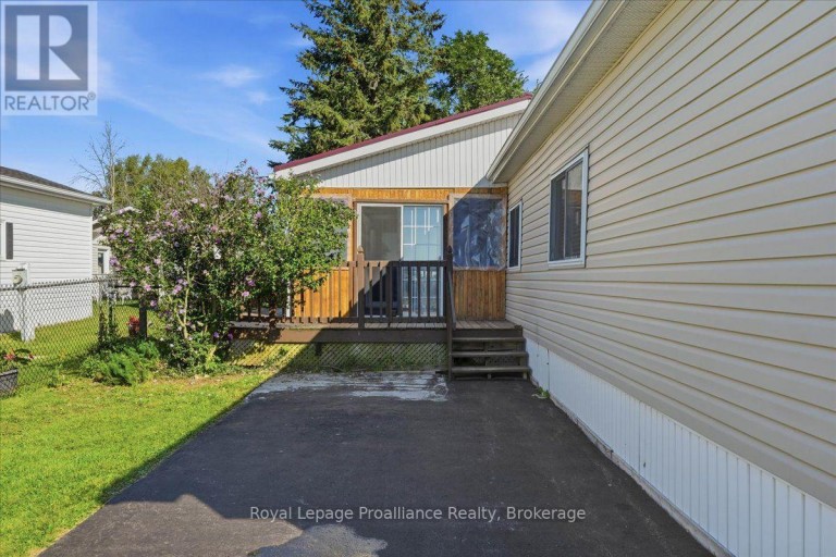 10 NIGHTINGALE LANE, Quinte West (Sidney Ward), Ontario, K8N4Z3