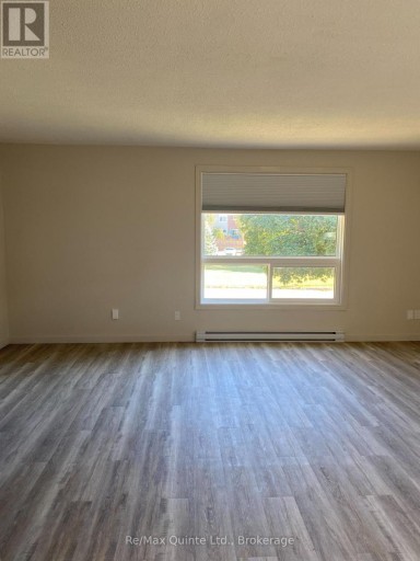 3 - 2 VILLAGE DRIVE, Belleville (Belleville Ward), Ontario, K8P4J8