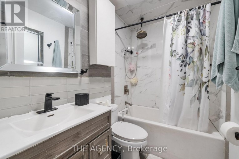 31 ROSE AVENUE, Toronto (Cabbagetown-South St. James Town), Ontario, M4X1N7