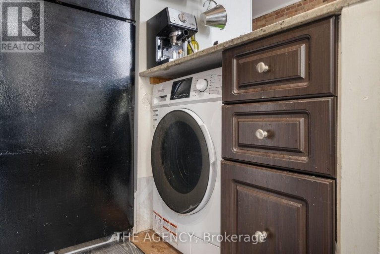 31 ROSE AVENUE, Toronto (Cabbagetown-South St. James Town), Ontario, M4X1N7