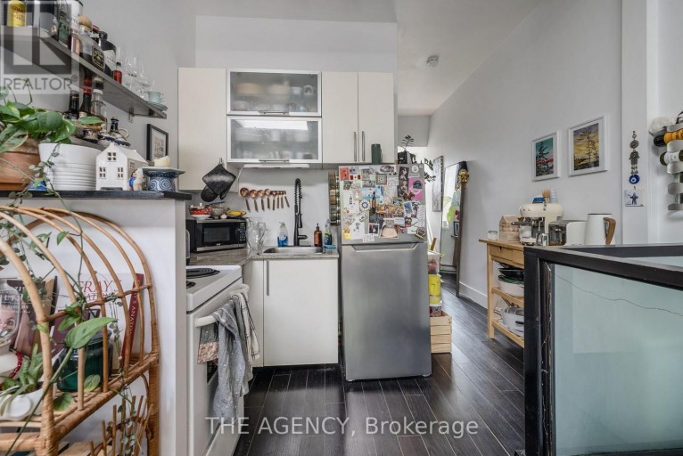 31 ROSE AVENUE, Toronto (Cabbagetown-South St. James Town), Ontario, M4X1N7
