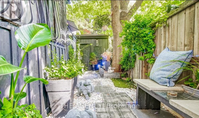 31 ROSE AVENUE, Toronto (Cabbagetown-South St. James Town), Ontario, M4X1N7