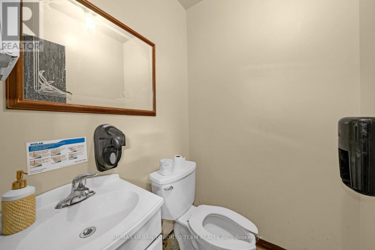 162 DANFORTH AVENUE, Toronto (North Riverdale), Ontario, M4K1N2