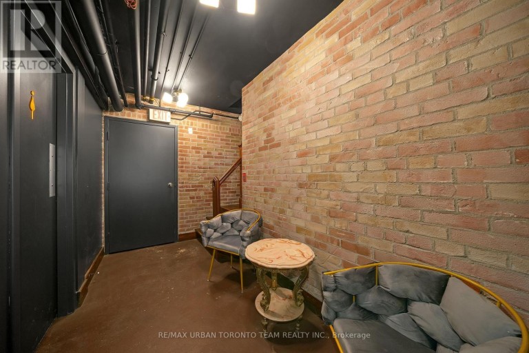 162 DANFORTH AVENUE, Toronto (North Riverdale), Ontario, M4K1N2