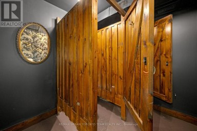 162 DANFORTH AVENUE Toronto (North Riverdale) Ontario photo 36