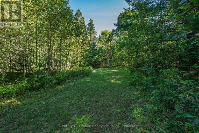 1961 IRONDALE ROAD, Highlands East (Glamorgan), Ontario, K0M1R0