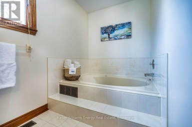 75 WAVERLY STREET N Oshawa (McLaughlin) Ontario photo 32