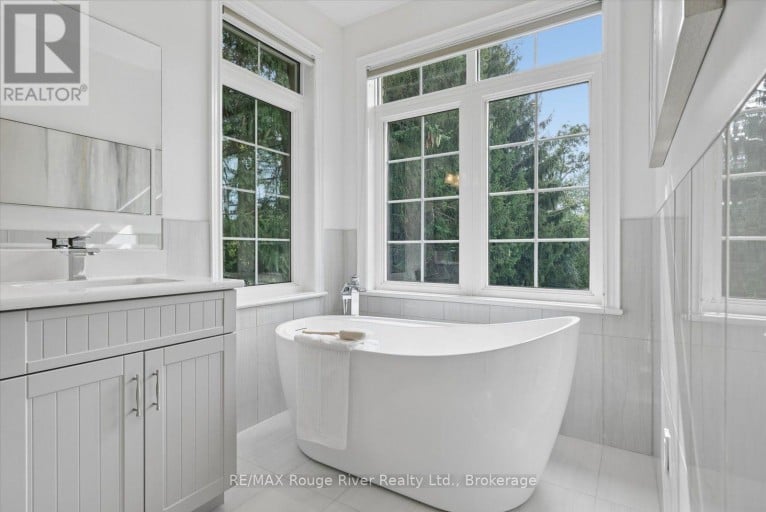 26 HANOVER COURT, Whitby (Lynde Creek), Ontario, L1N7J2