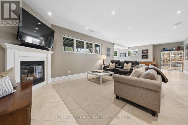 26 HANOVER COURT, Whitby (Lynde Creek), Ontario, L1N7J2