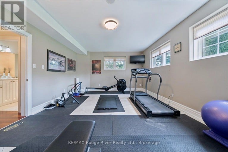 26 HANOVER COURT, Whitby (Lynde Creek), Ontario, L1N7J2