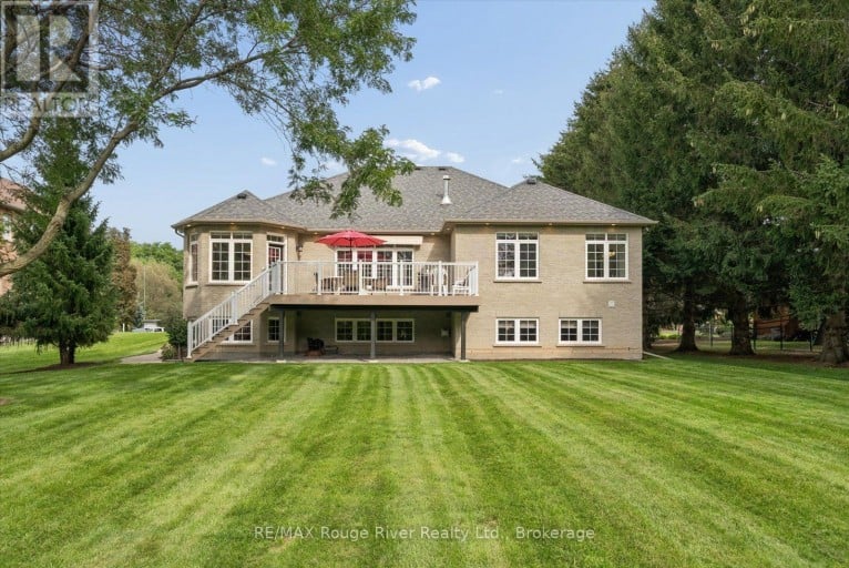 26 HANOVER COURT, Whitby (Lynde Creek), Ontario, L1N7J2