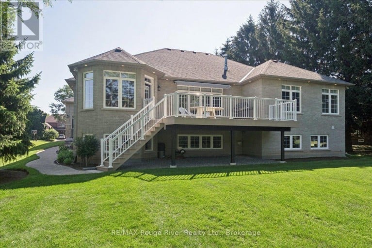 26 HANOVER COURT, Whitby (Lynde Creek), Ontario, L1N7J2