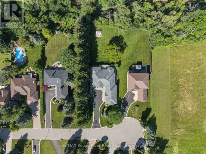 26 HANOVER COURT, Whitby (Lynde Creek), Ontario, L1N7J2
