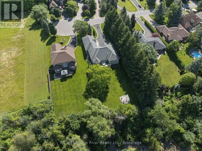26 HANOVER COURT, Whitby (Lynde Creek), Ontario, L1N7J2