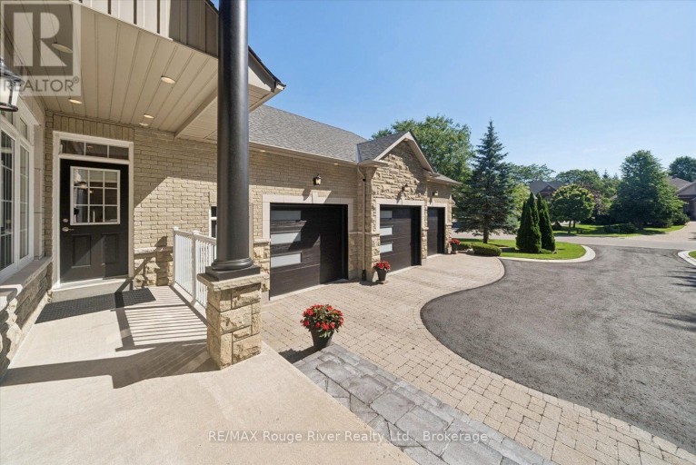 26 HANOVER COURT, Whitby (Lynde Creek), Ontario, L1N7J2