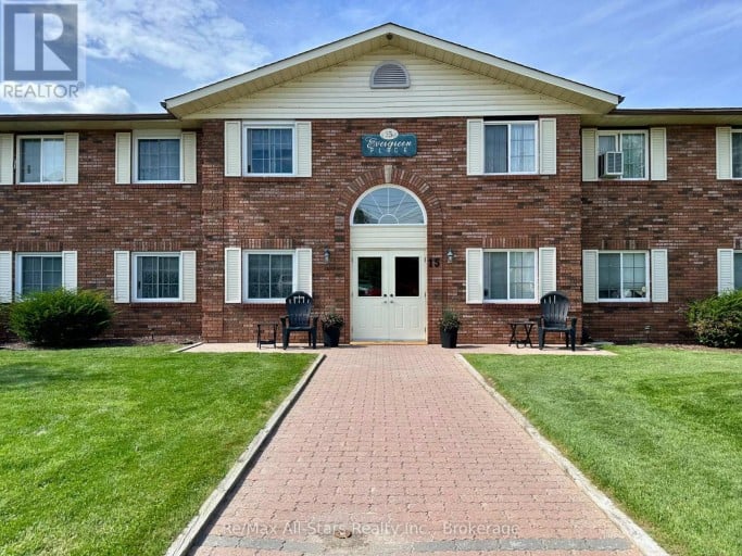 101 - 15 CLIFTON STREET, Kawartha Lakes (Fenelon Falls), Ontario, K0M1N0