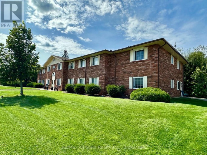 101 - 15 CLIFTON STREET, Kawartha Lakes (Fenelon Falls), Ontario, K0M1N0