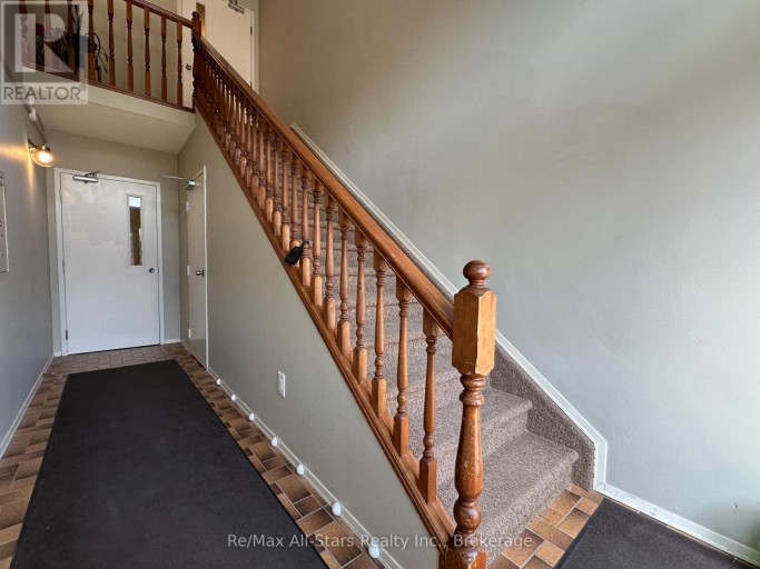 101 - 15 CLIFTON STREET, Kawartha Lakes (Fenelon Falls), Ontario, K0M1N0