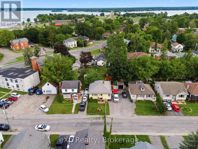17 BURTON STREET, Belleville (Belleville Ward), Ontario, K8P1E5
