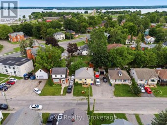17 BURTON STREET Belleville (Belleville Ward) Ontario photo 32