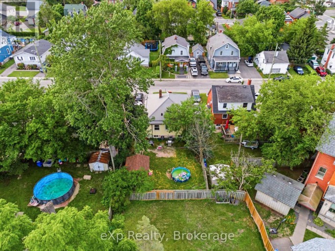 17 BURTON STREET, Belleville (Belleville Ward), Ontario, K8P1E5