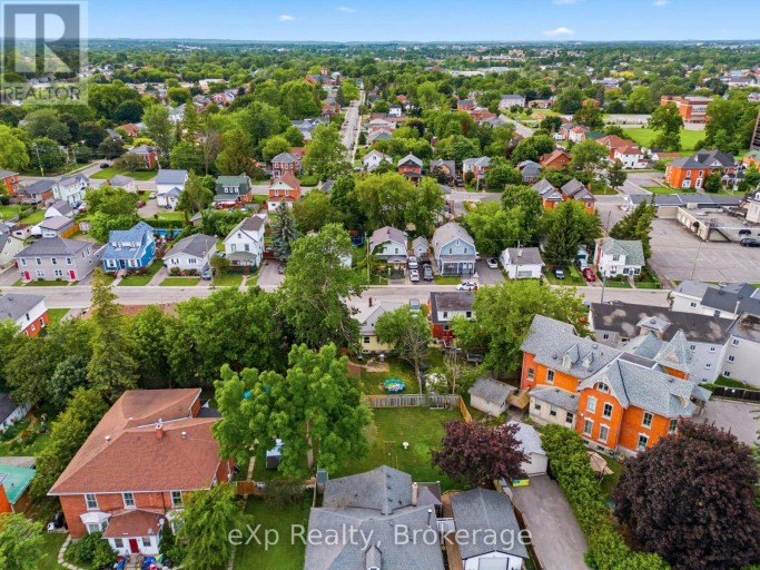 17 BURTON STREET, Belleville (Belleville Ward), Ontario, K8P1E5