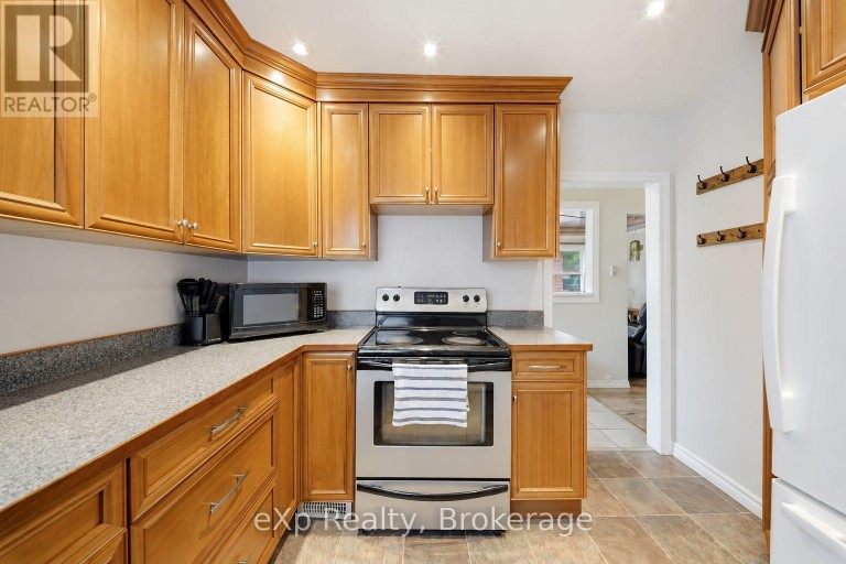 17 BURTON STREET, Belleville (Belleville Ward), Ontario, K8P1E5