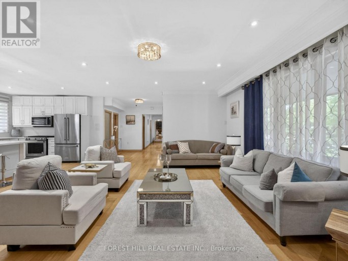 3 GLEN RUSH BOULEVARD, Toronto (Bedford Park-Nortown), Ontario, M5N2T2