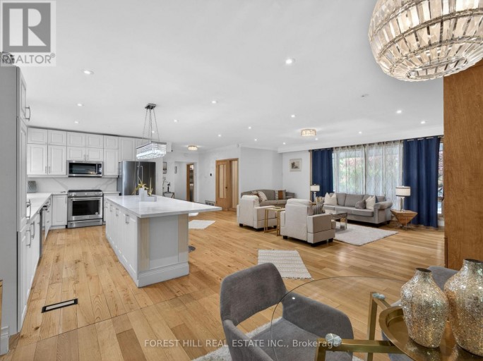 3 GLEN RUSH BOULEVARD, Toronto (Bedford Park-Nortown), Ontario, M5N2T2
