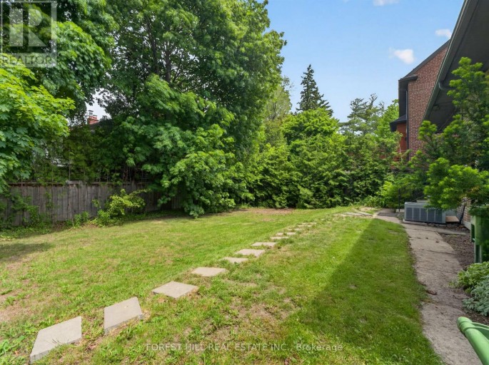 3 GLEN RUSH BOULEVARD, Toronto (Bedford Park-Nortown), Ontario, M5N2T2