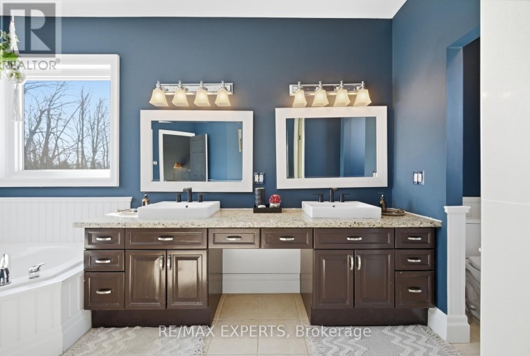 11 BASSWOOD CIRCLE, Oro-Medonte (Shanty Bay), Ontario, L0L2L0