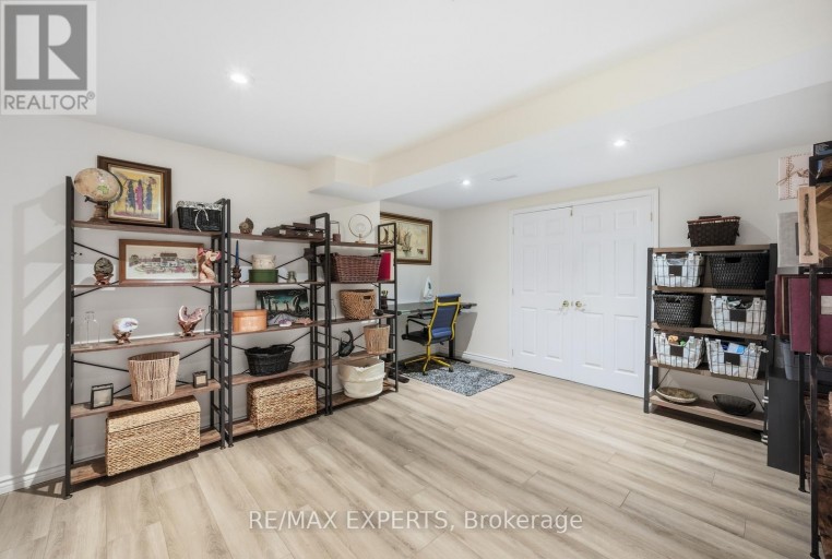 11 BASSWOOD CIRCLE, Oro-Medonte (Shanty Bay), Ontario, L0L2L0
