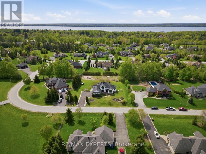 11 BASSWOOD CIRCLE, Oro-Medonte (Shanty Bay), Ontario, L0L2L0
