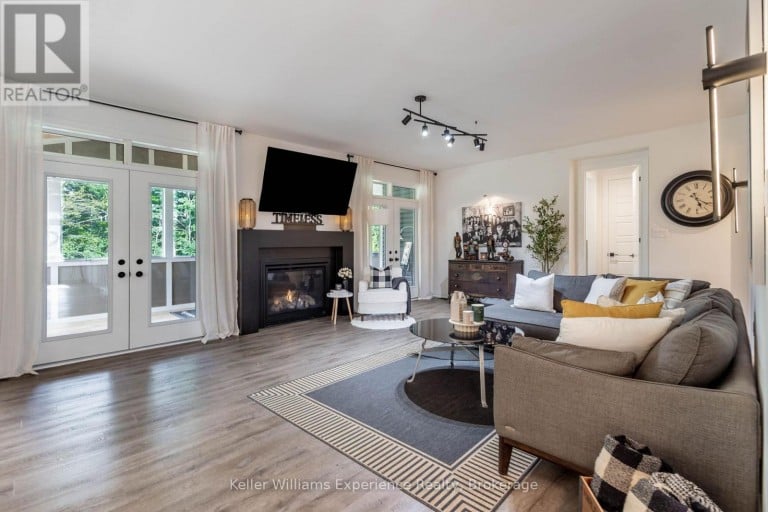 38 DYER CRESCENT, Bracebridge (Macaulay), Ontario, P1L0N4