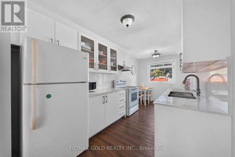 10 JEFFREY STREET, Brampton (Northgate), Ontario, L6S2M9