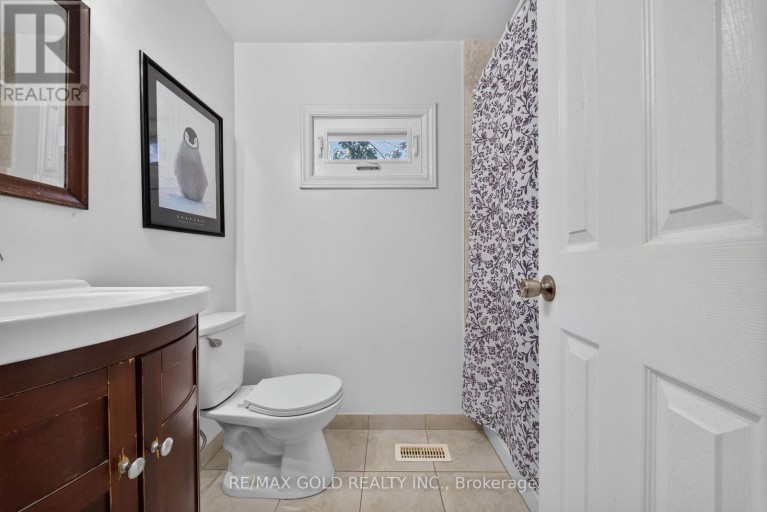 10 JEFFREY STREET, Brampton (Northgate), Ontario, L6S2M9