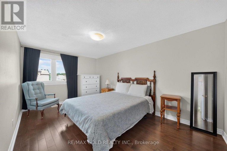 10 JEFFREY STREET, Brampton (Northgate), Ontario, L6S2M9