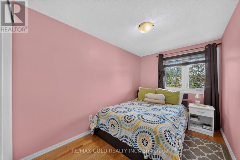 10 JEFFREY STREET, Brampton (Northgate), Ontario, L6S2M9