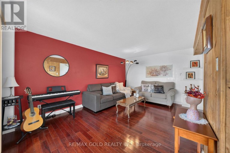 10 JEFFREY STREET, Brampton (Northgate), Ontario, L6S2M9