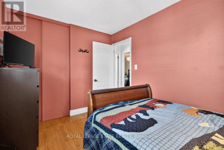 102 BIRCHLAWN DRIVE, Hamilton (Stoney Creek), Ontario, L8G4B7